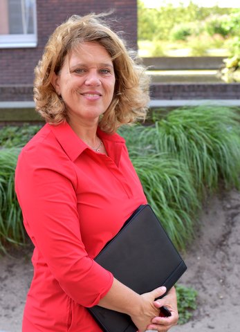 Portret van Loes Louwers, arbeidsdeskundige